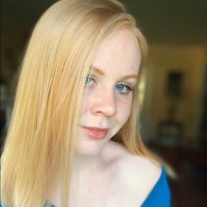 Meet your Posher, Caroline